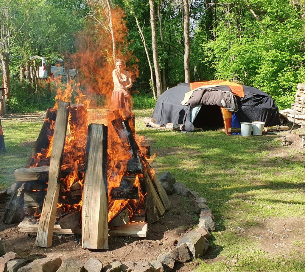 Was ist die Schwitzhütte – und warum braucht die Welt sie gerade jetzt